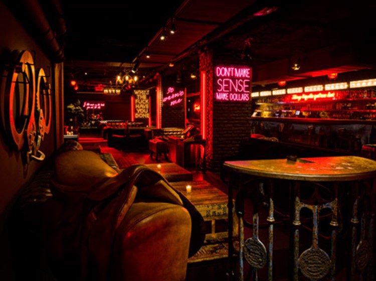 Party at Titty Twister VIP nightclub in Paris. Find promoters for guest list in Clubbable