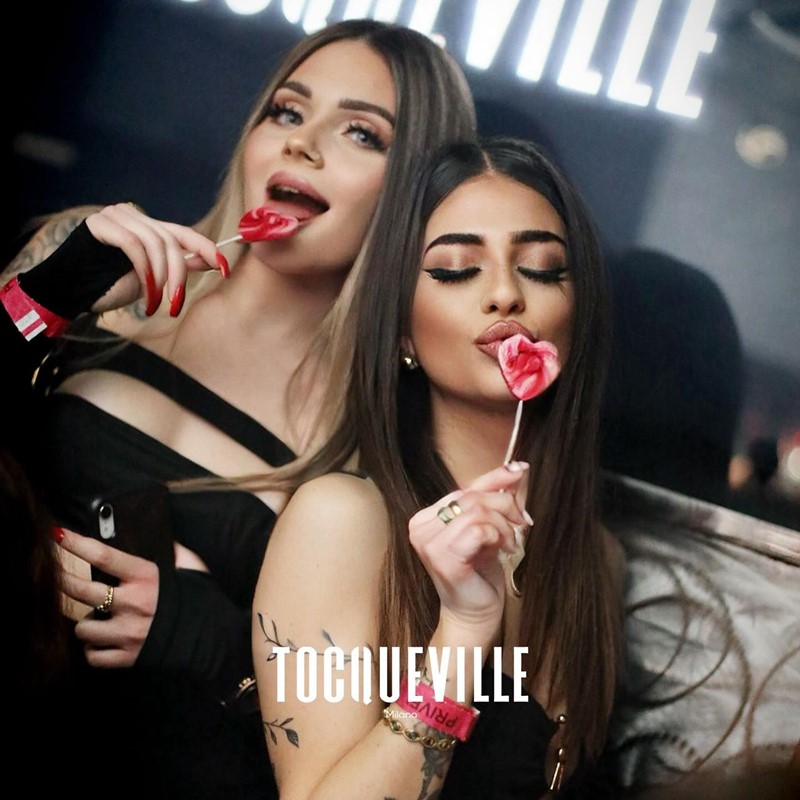 Tocqueville 13 nightclub Milan friends girls boys party club