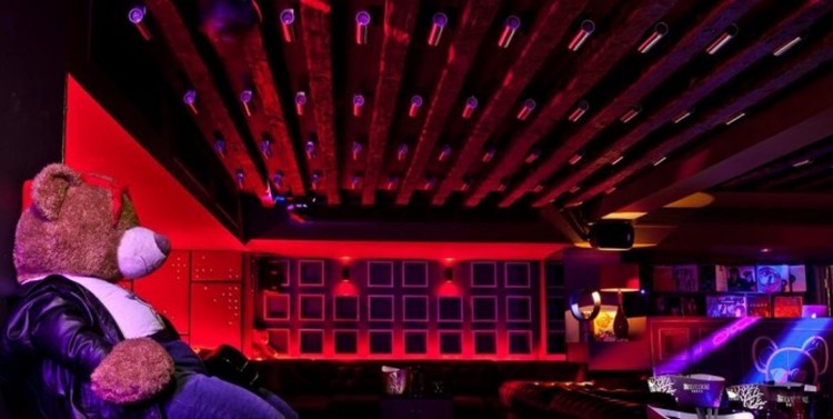 Party at Toy Room VIP nightclub in London. Find promoters for guest list in Clubbable