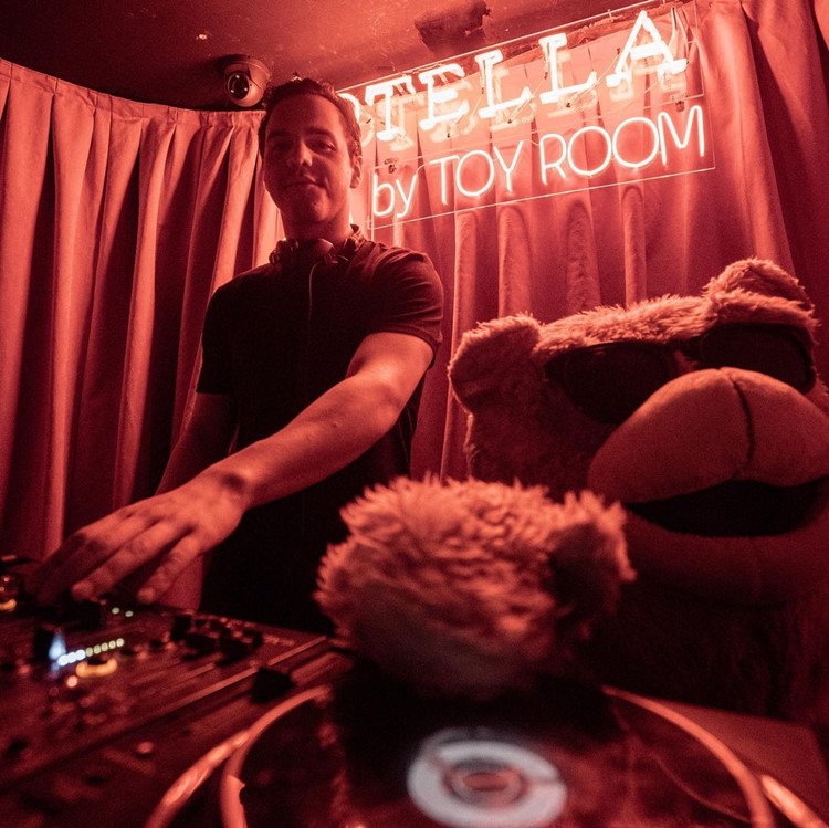 Toy Room nightclub Madrid live music dj dance all night party club teddy bear mascot