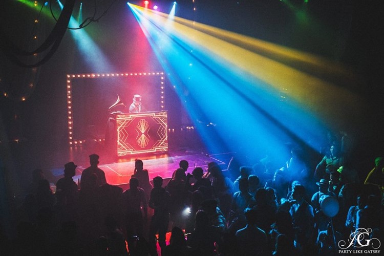 Tradgarn club nigthclub Gothenburg party concert lights dj mixing music