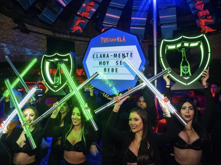 Soirée dans la boîte TuCandela VIP à Miami. Trouvez des promoteurs pour la liste des invités sur Clubbable