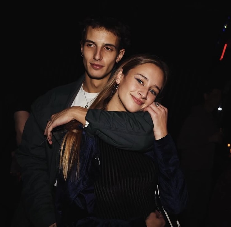 Party at Two Fifteen VIP nightclub in New York. Find promoters for guest list in Clubbable