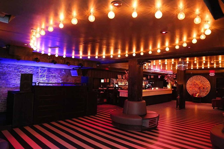Party at Up and Down VIP nightclub in New York. Find promoters for guest list in Clubbable