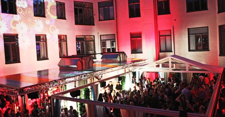 V Wall boîte de nuit Stockholm