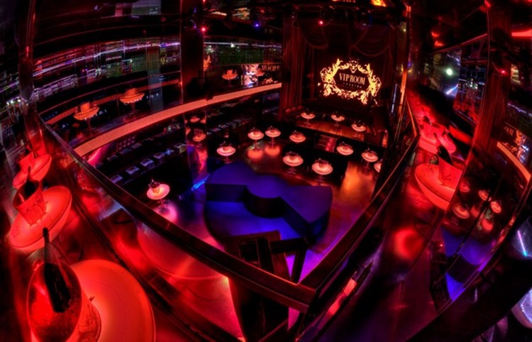 Soirée dans la boîte VIP Room Paris VIP à Paris. Trouvez des promoteurs pour la liste des invités sur Clubbable