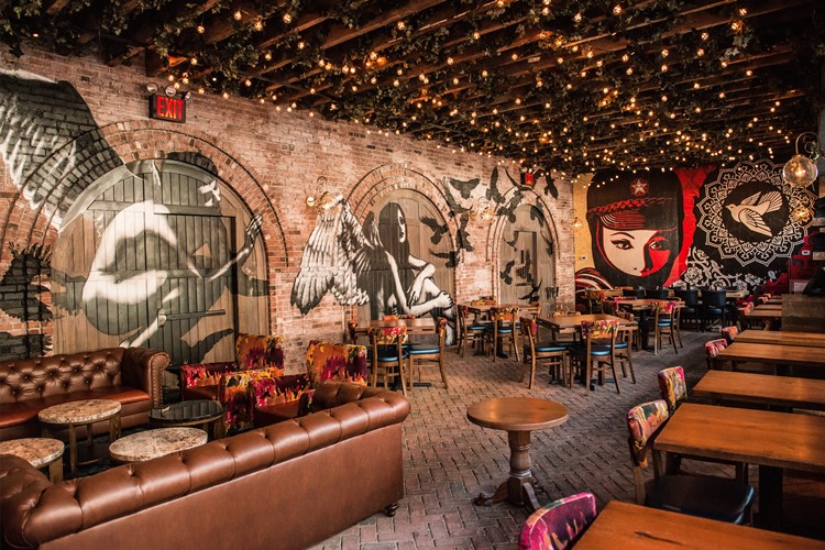 Party at Vandal VIP nightclub in New York. Find promoters for guest list in Clubbable