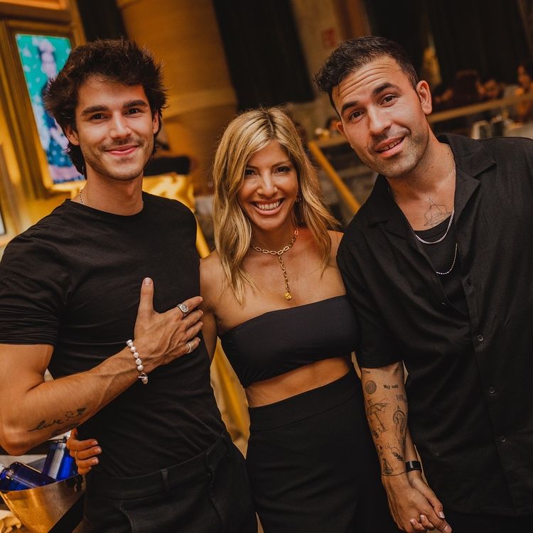 Vendetta nightclub Barcelona blonde girl little mini black dress having fun guys partying event fun