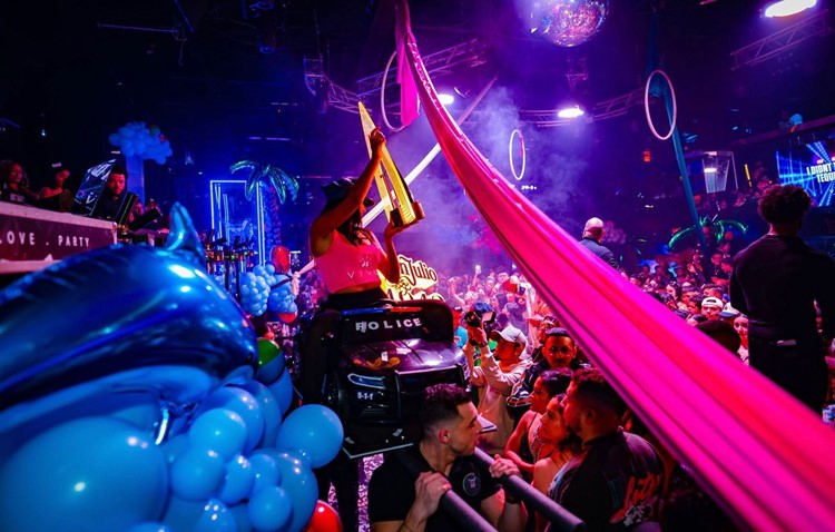 Vivo nightclub Dallas fun nighout exotic dancer event show 