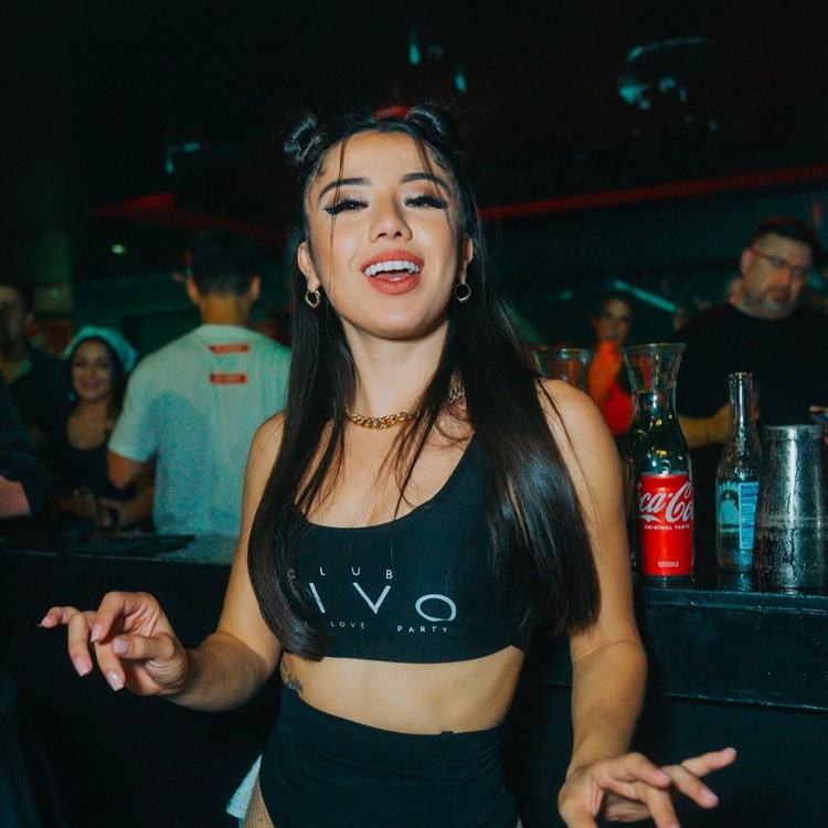 Vivo nightclub Dallas pretty girls guest list party clubbing drinks