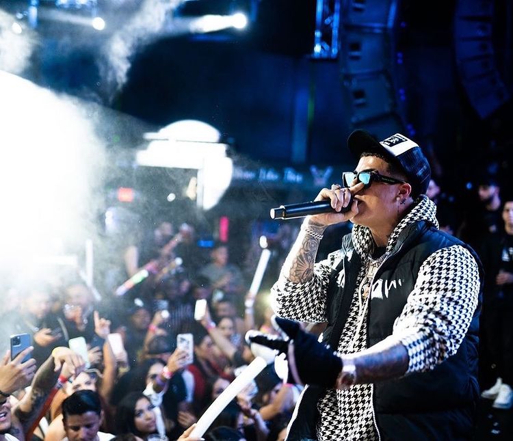 Vivo nightclub Dallas live music dj concert rapper singer dance 