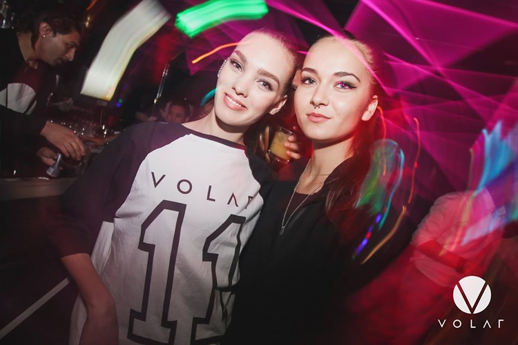 Volar nightclub Hong Kong two pretty girls having fun