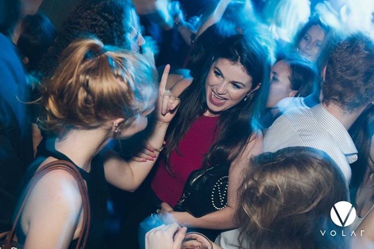 Volar nightclub Hong Kong girls having fun dancing