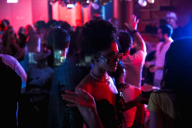 Odyssey Mina Seyahi W Dubai fun party ladies gentlemen partying