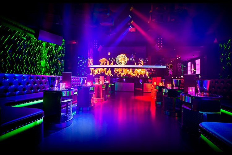 Party at Wall Lounge VIP nightclub in Miami. Find promoters for guest list in Clubbable