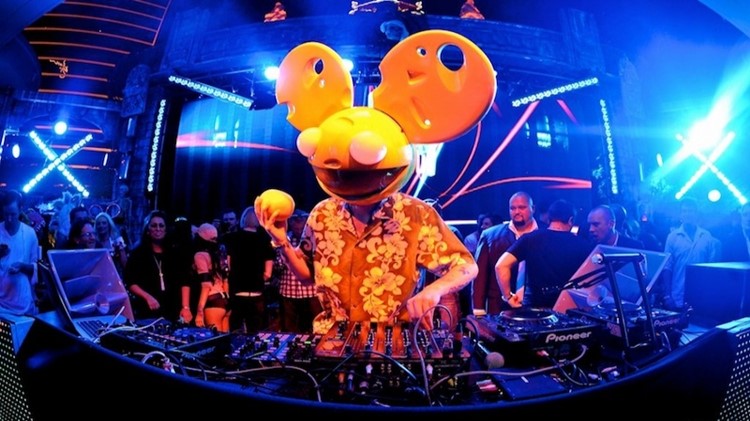 Las Vegas में वीआईपी नाइट क्लब XS Nightclub में पार्टी। Clubbable में अतिथि सूची के लिए प्रमोटर खोजें