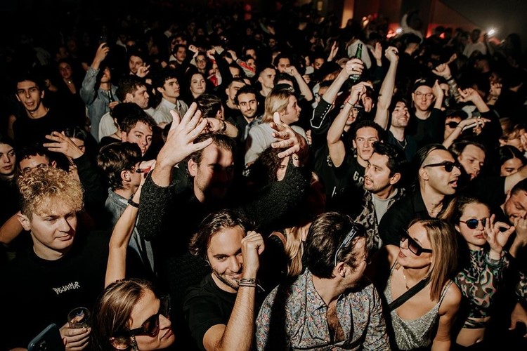 Party på YOYO Palais de Tokyo VIP nattklubb i Paris. Hitta promoters för gästlista i Clubbable