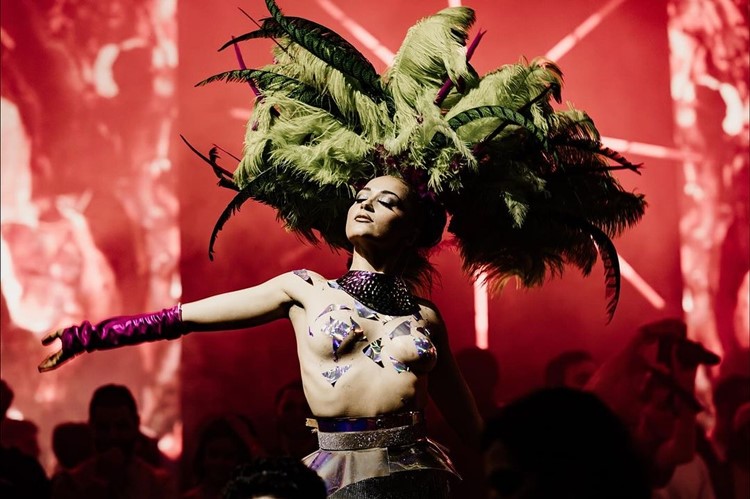 Party på YOYO Palais de Tokyo VIP nattklubb i Paris. Hitta promoters för gästlista i Clubbable