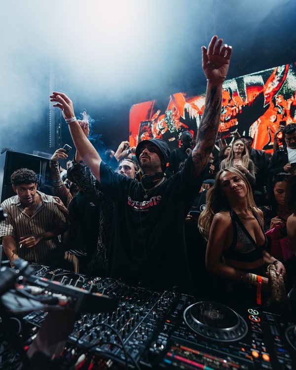 Party på YOYO Palais de Tokyo VIP nattklubb i Paris. Hitta promoters för gästlista i Clubbable