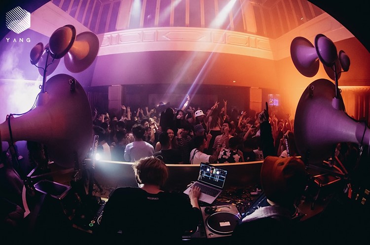 Yang nightclub Singapore dj mixing music fun party dance all night lights show