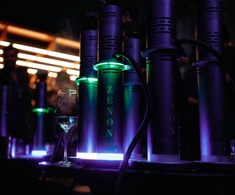 Soirée dans la boîte Zenon VIP à Dubai. Trouvez des promoteurs pour la liste des invités sur Clubbable