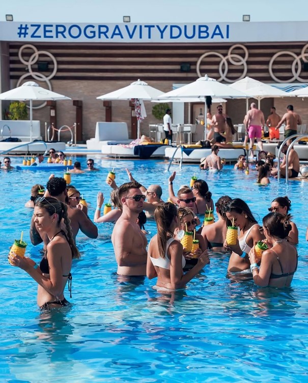 Zero Gravity in Dubai 28 oct. 2025