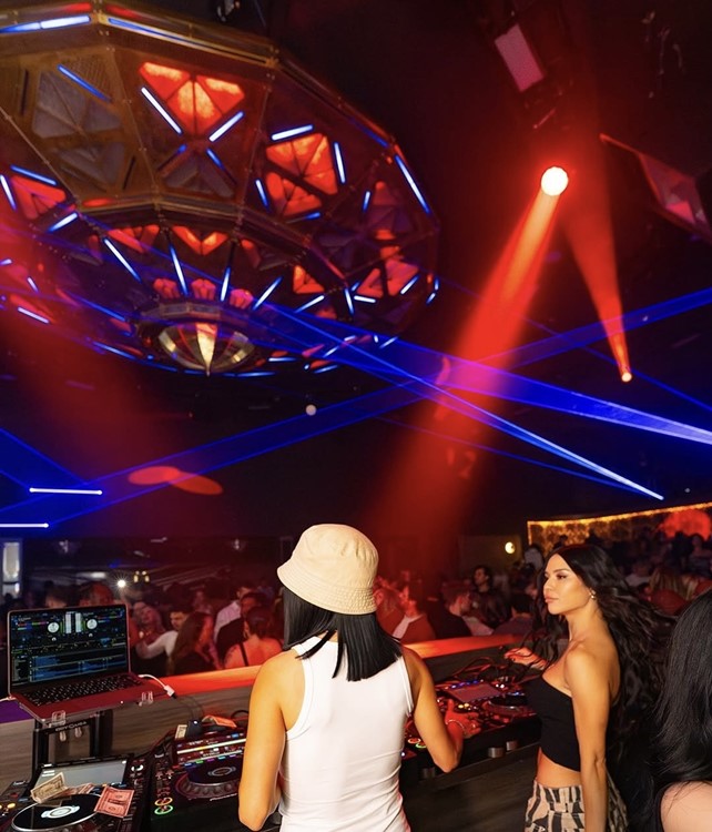 Soirée dans la boîte Zouk VIP à Los Angeles. Trouvez des promoteurs pour la liste des invités sur Clubbable