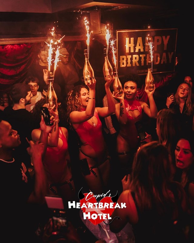 Cirque Le Soir	nightclub London bottle parade alcohol celebrate birthday hen stag bachelor