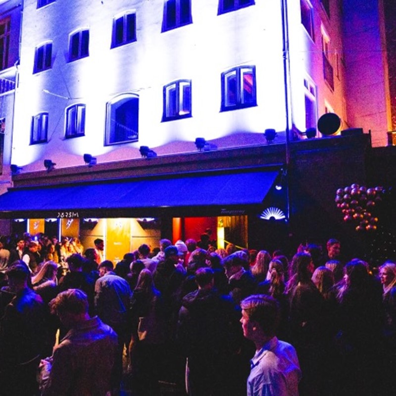 Dorsia nightclub Copenhagen blonde girls drinking clubbing partying dancing guest list 